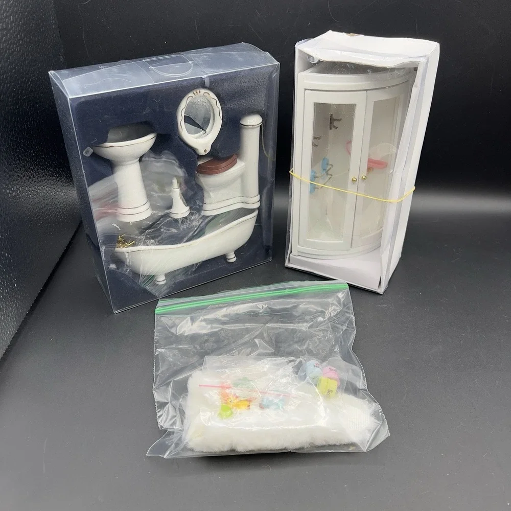 Miniature Dollhouse Bathroom Vanity Set Shower Rug Ducks Toilet Paper 1:12